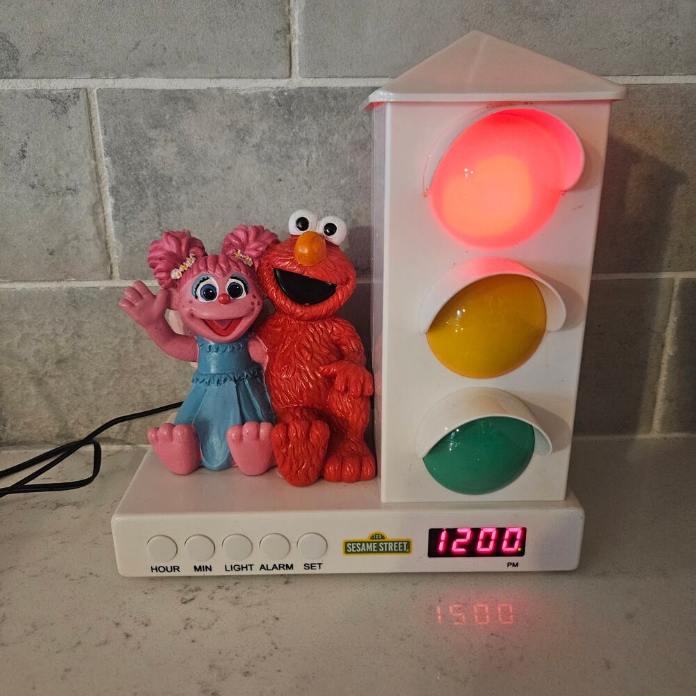 Sesame Street Elmo Abby Cadabby Stoplight Sleep Enhancing Alarm Clock Ok To Wake